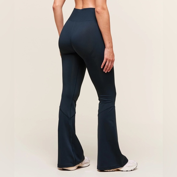 Gymshark Everyday Seamless Women’s Flared Leggings - Picture 2 of 5
